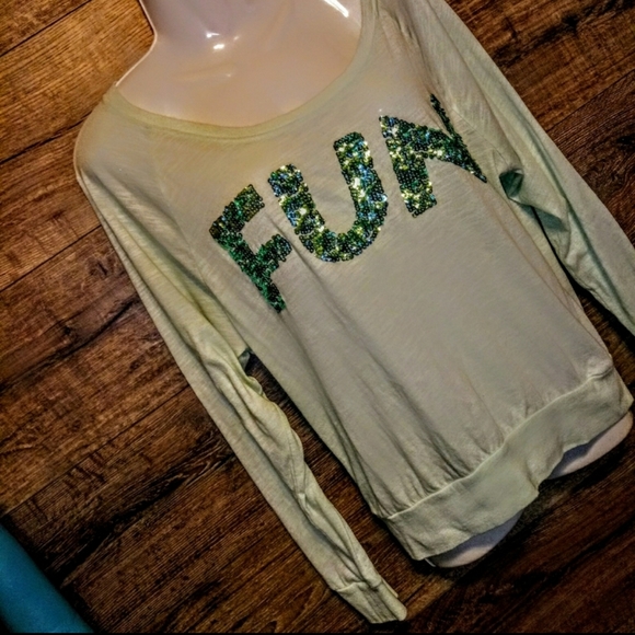 PINK by V.S. Top Size S Sequin Graphic Long Sleeve - Picture 10 of 12